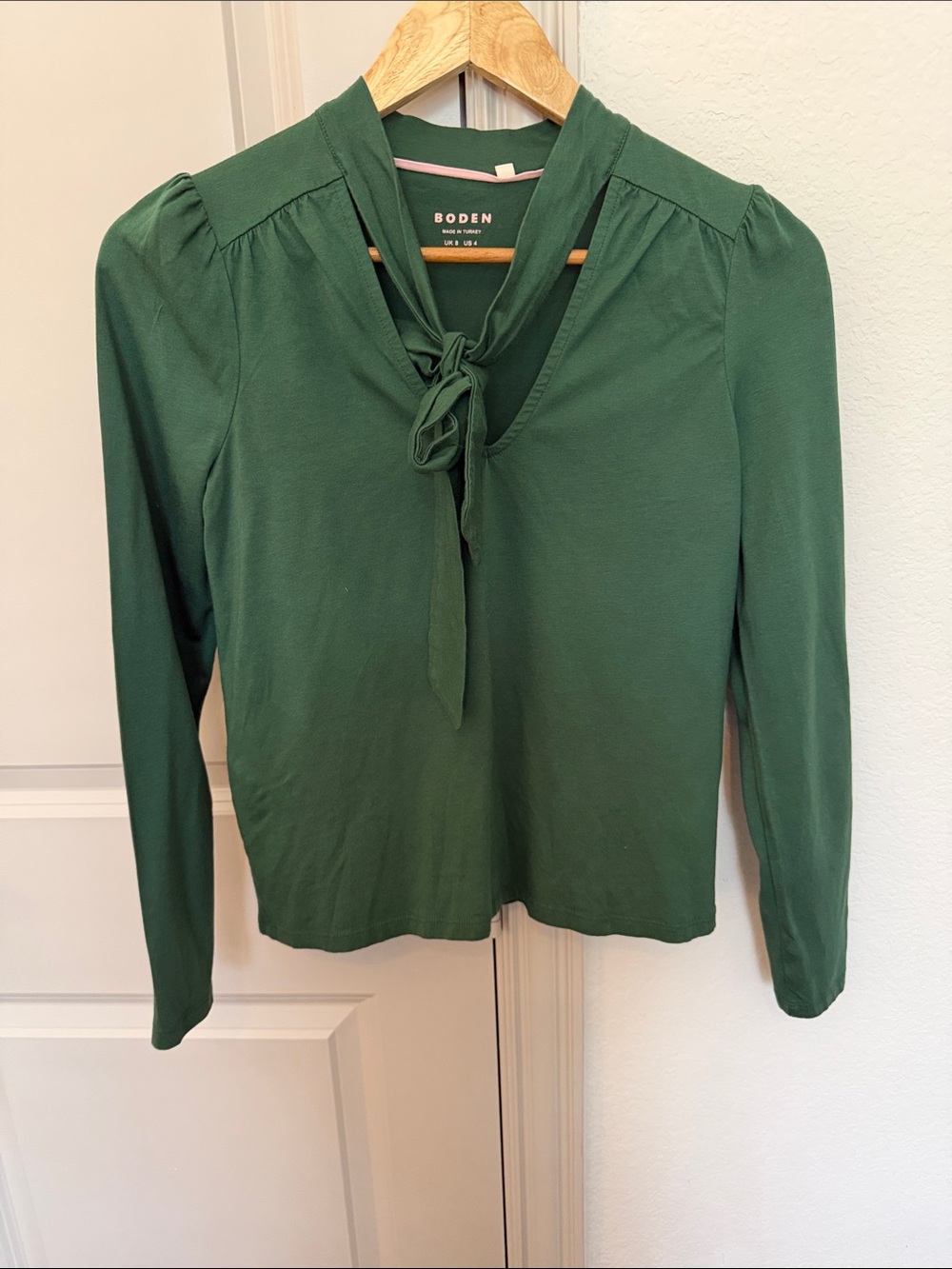 NWOT BODEN  Green Tie Neck Supersoft Knit Long Sleeve Blouse Top - Size US 4
